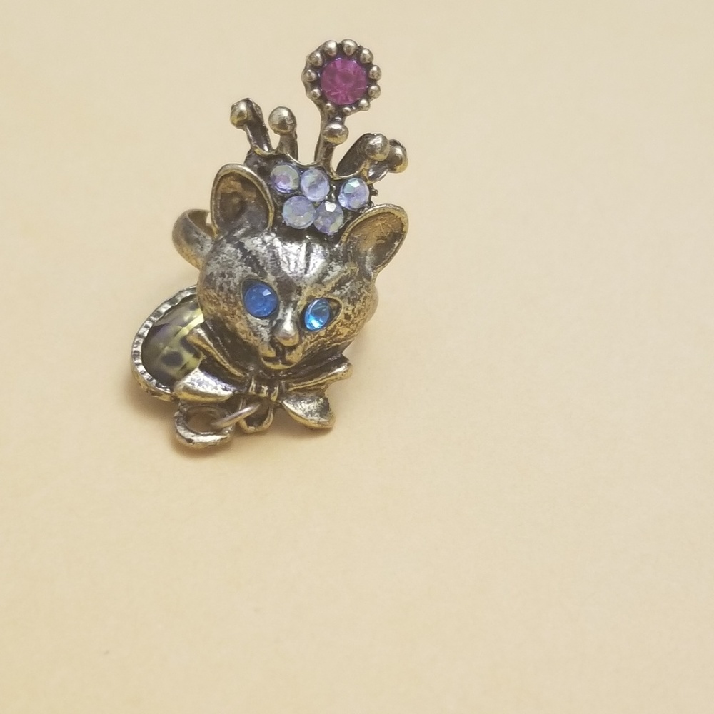 Cat ring